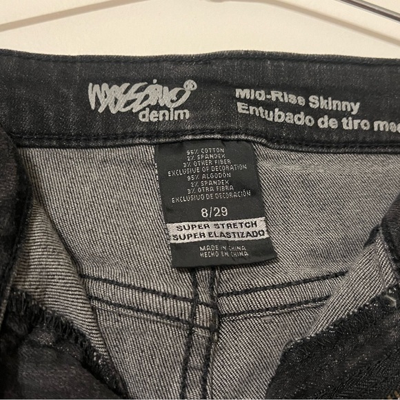 Massimo Black floral Embroidered Mid‎ Rise Skinny Distressed Women's Jeans 8/29 - Picture 5 of 5